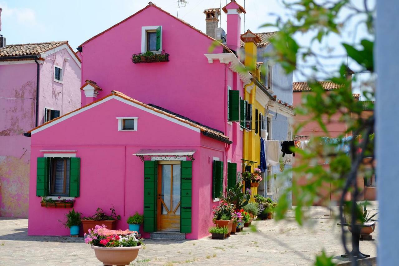 Night Galleria Holiday Home - Bed & Art In Burano - The Pink House Exterior foto