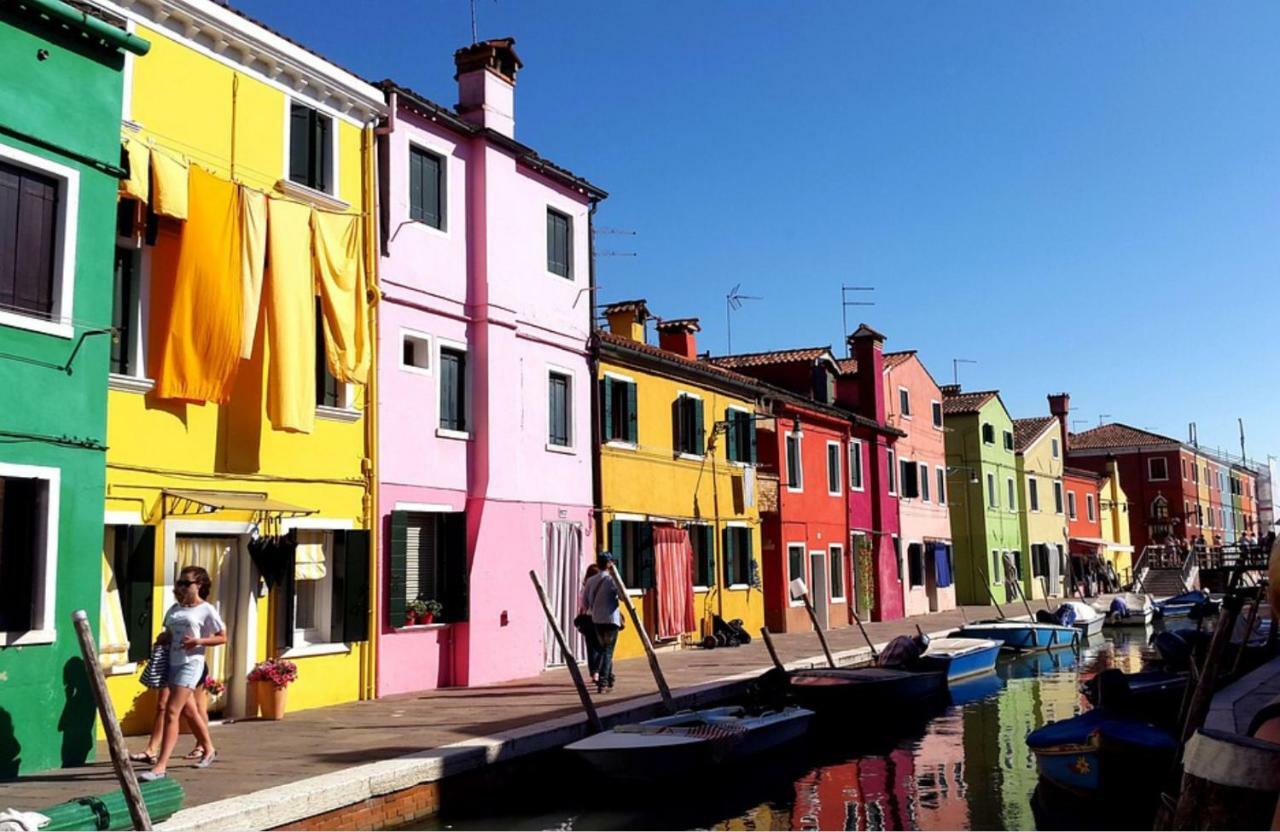 Night Galleria Holiday Home - Bed & Art In Burano - The Pink House Exterior foto