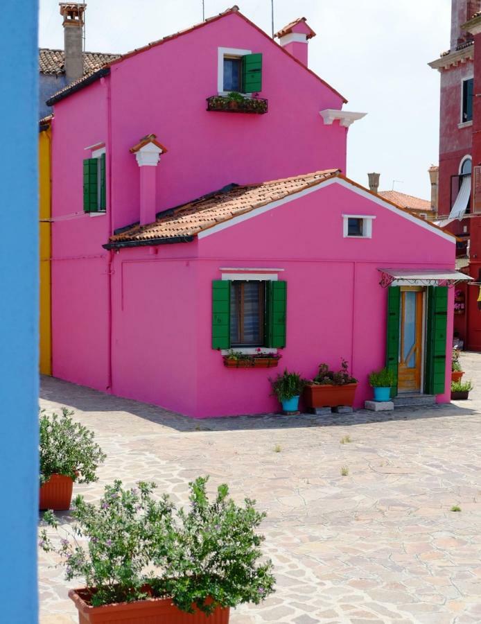 Night Galleria Holiday Home - Bed & Art In Burano - The Pink House Exterior foto